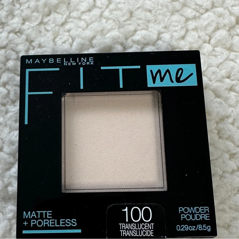 Maybelline FIT ME® MATTE + PORELESS POWDER FOUNDATION MAKEUP Translucent 100